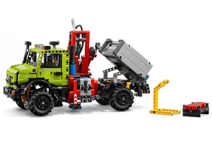Lego 42242 Mercedes-Benz Unimog U 5023 mit Kran