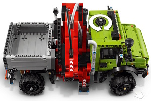 Lego 42242 Mercedes-Benz Unimog U 5023 mit Kran